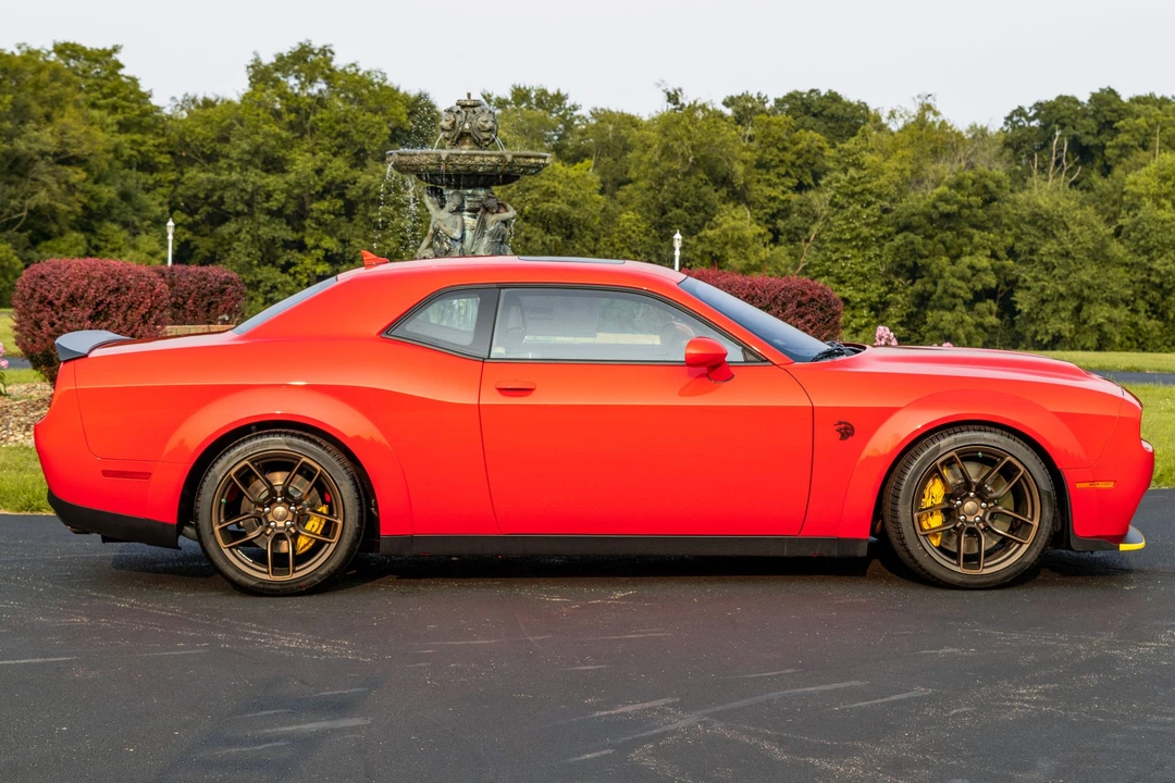 2023 Dodge Challenger SRT Hellcat 3rd Gen - Image 9 of 31