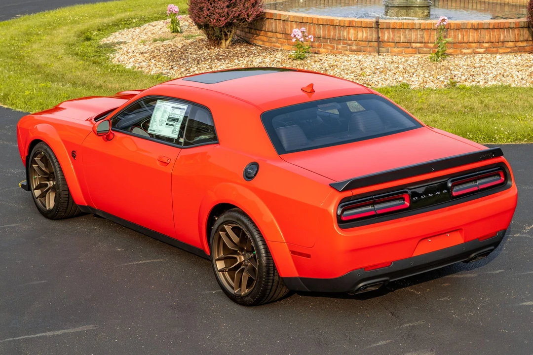 2023 Dodge Challenger SRT Hellcat 3rd Gen - Image 17 of 31