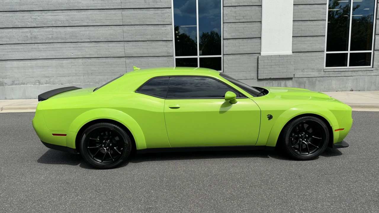 2023 Dodge Challenger SRT Hellcat 3rd Gen - Image 9 of 31