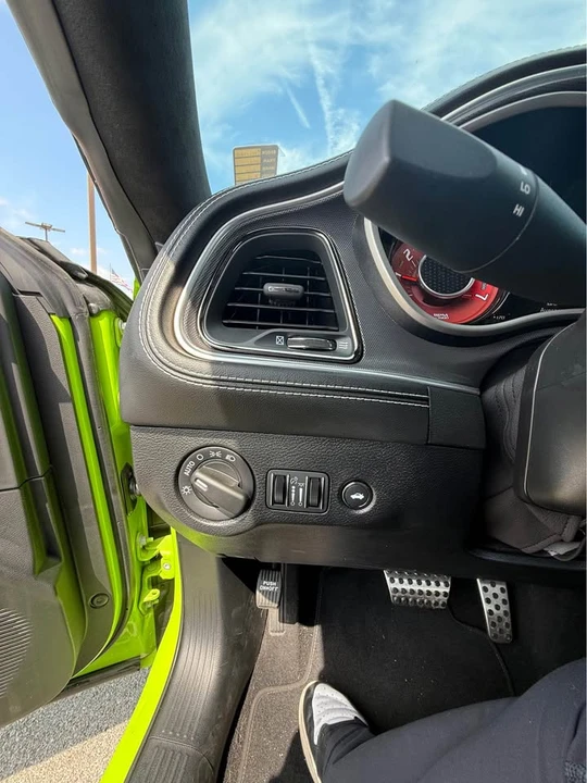 2023 Dodge Challenger SRT Hellcat 3rd Gen - Image 15 of 18
