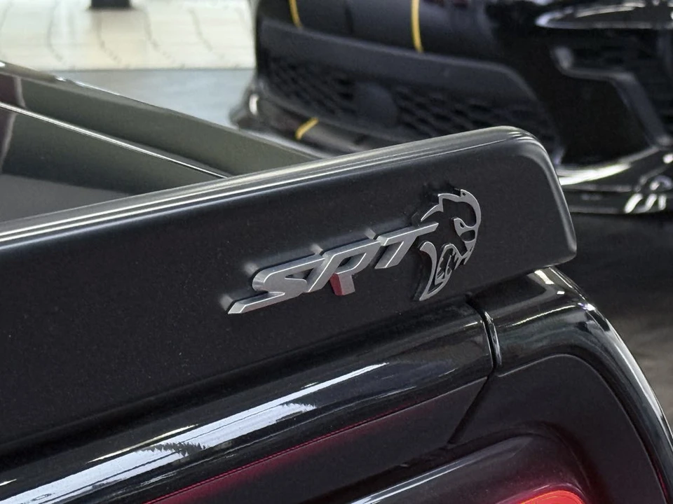 2023 Dodge Challenger SRT Hellcat 3rd Gen - Image 14 of 31
