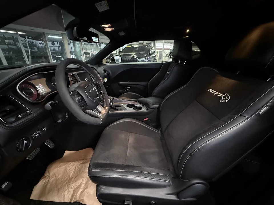 2023 Dodge Challenger - Image 26 of 31