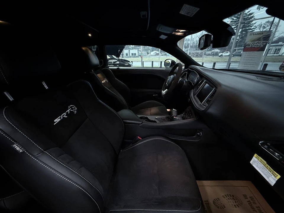 2023 Dodge Challenger - Image 29 of 31