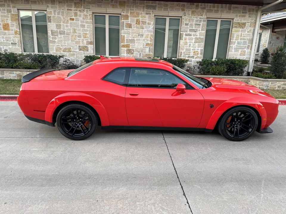 2023 Dodge Challenger SRT Hellcat 3rd Gen - Image 15 of 31
