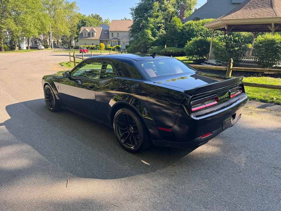 2023 Dodge Challenger SRT Hellcat 3rd Gen - Image 10 of 31