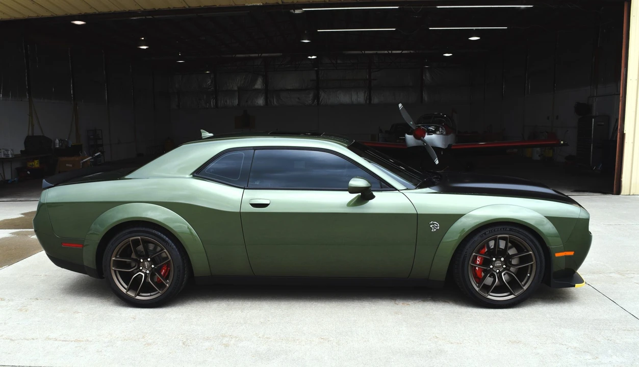 2023 Dodge Challenger SRT Hellcat 3rd Gen - Image 16 of 31
