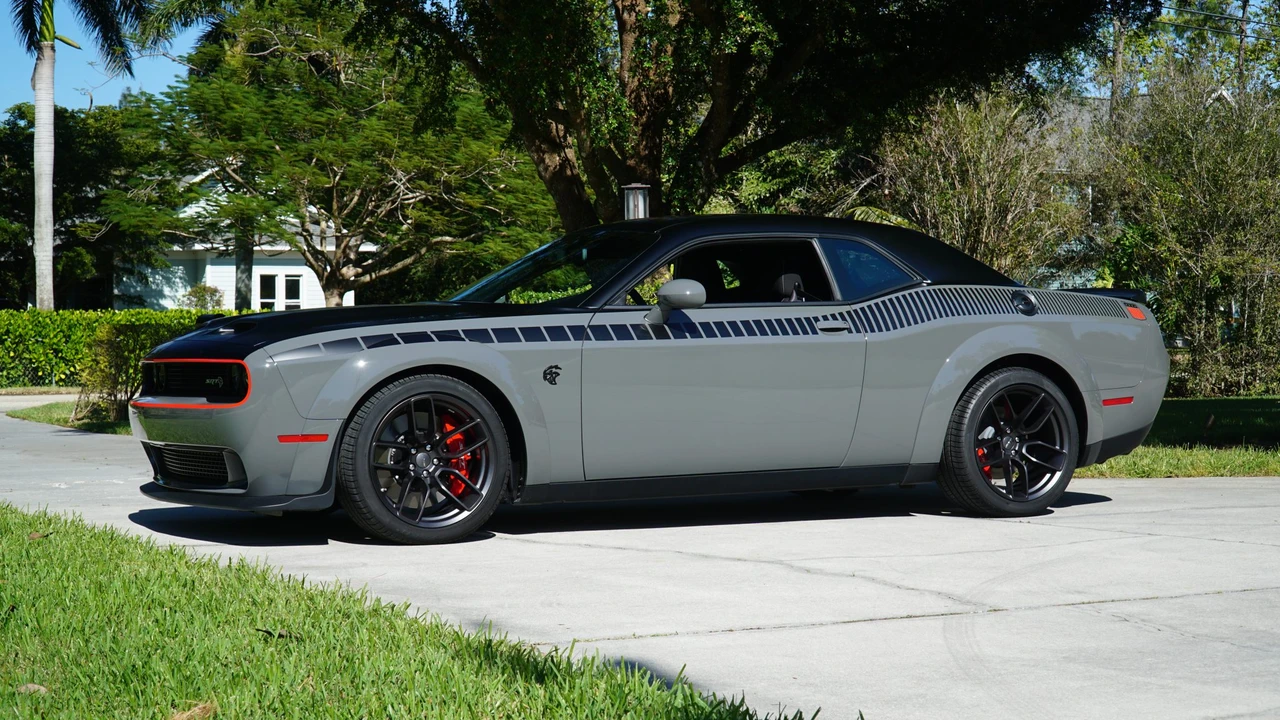 2023 Dodge Challenger SRT Hellcat 3rd Gen - Image 3 of 31