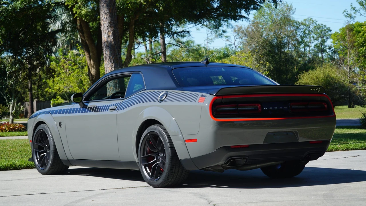 2023 Dodge Challenger SRT Hellcat 3rd Gen - Image 24 of 31
