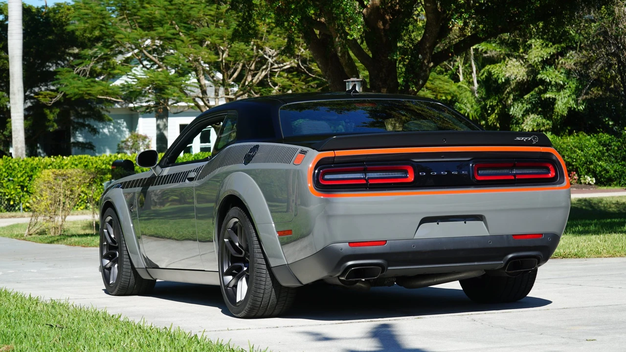 2023 Dodge Challenger SRT Hellcat 3rd Gen - Image 26 of 31