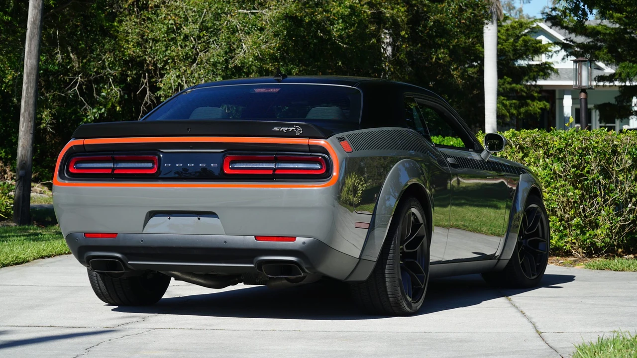 2023 Dodge Challenger SRT Hellcat 3rd Gen - Image 22 of 31