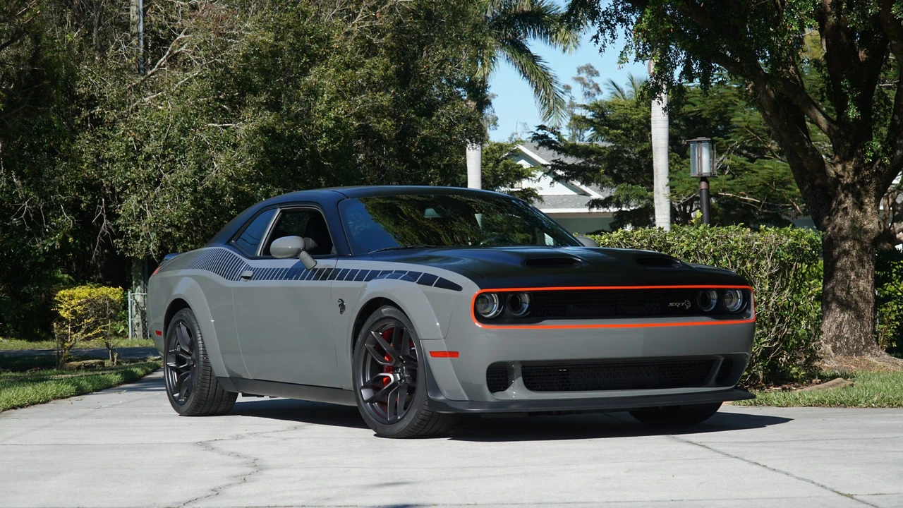 2023 Dodge Challenger SRT Hellcat 3rd Gen - Image 13 of 31