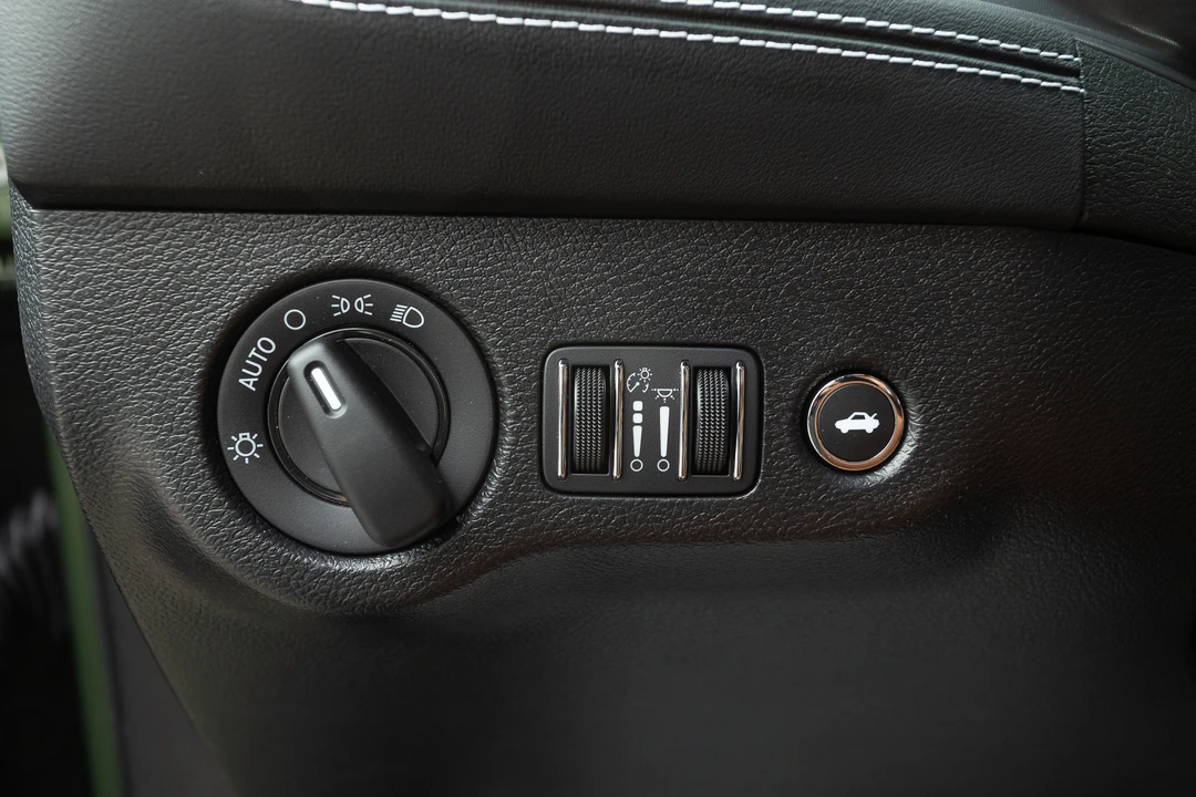 2023 Dodge Challenger SRT Hellcat 3rd Gen - Image 30 of 31