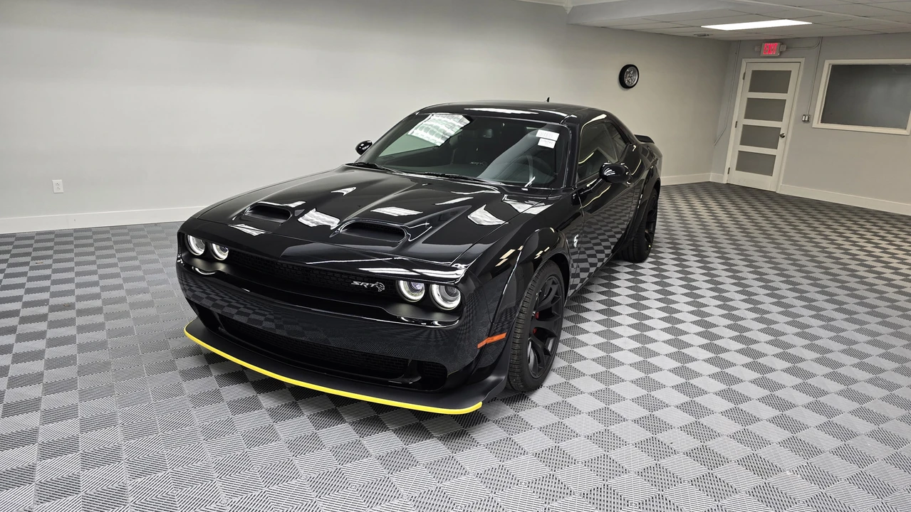 2023 Dodge Challenger SRT Hellcat 3rd Gen - Image 2 of 31