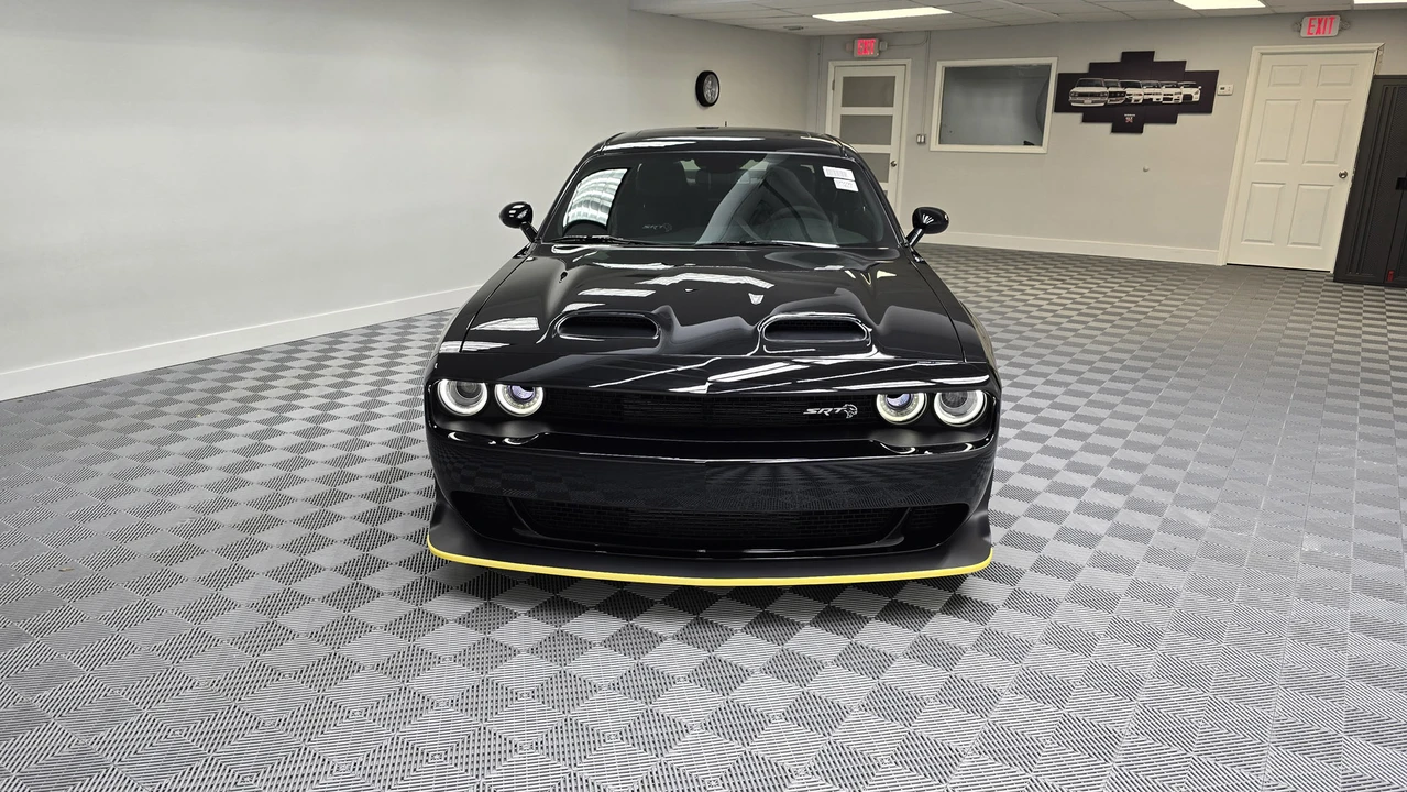 2023 Dodge Challenger SRT Hellcat 3rd Gen - Image 10 of 31