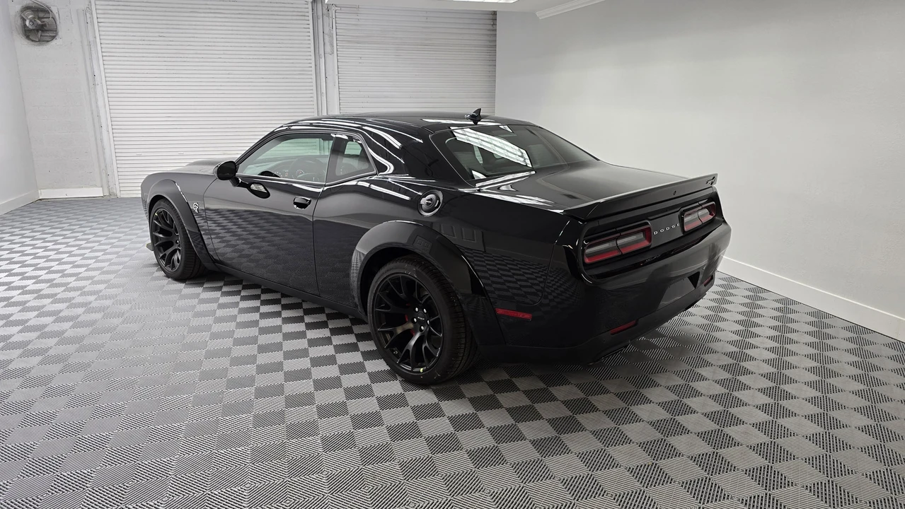 2023 Dodge Challenger SRT Hellcat 3rd Gen - Image 5 of 31