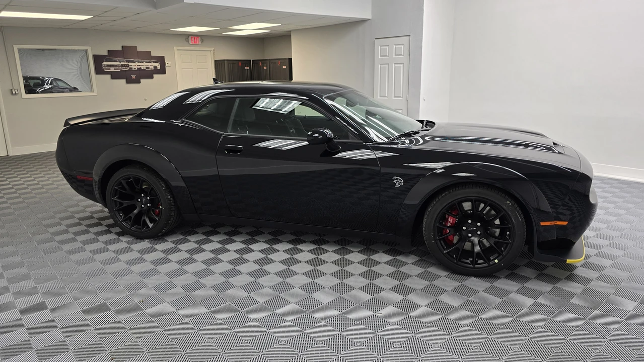 2023 Dodge Challenger SRT Hellcat 3rd Gen - Image 8 of 31