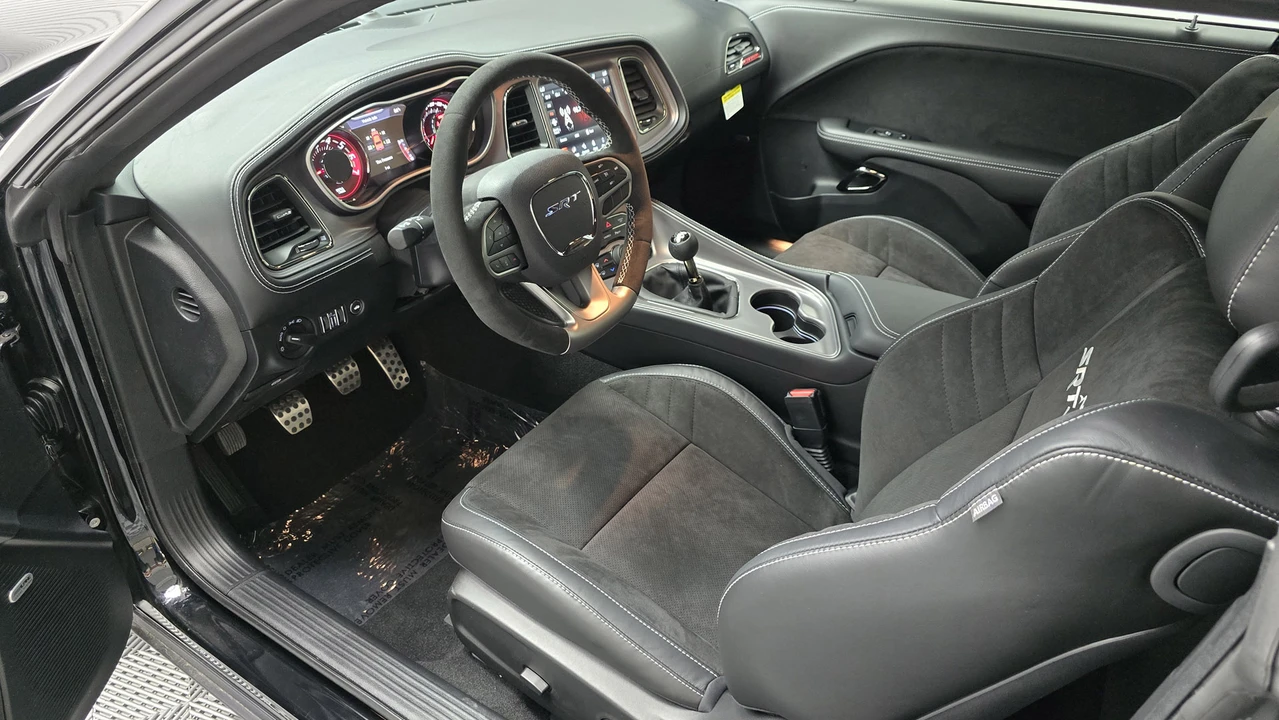2023 Dodge Challenger SRT Hellcat 3rd Gen - Image 16 of 31