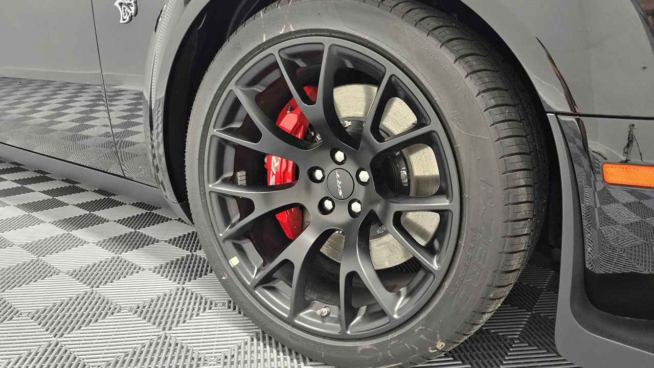 2023 Dodge Challenger SRT Hellcat 3rd Gen - Image 13 of 31
