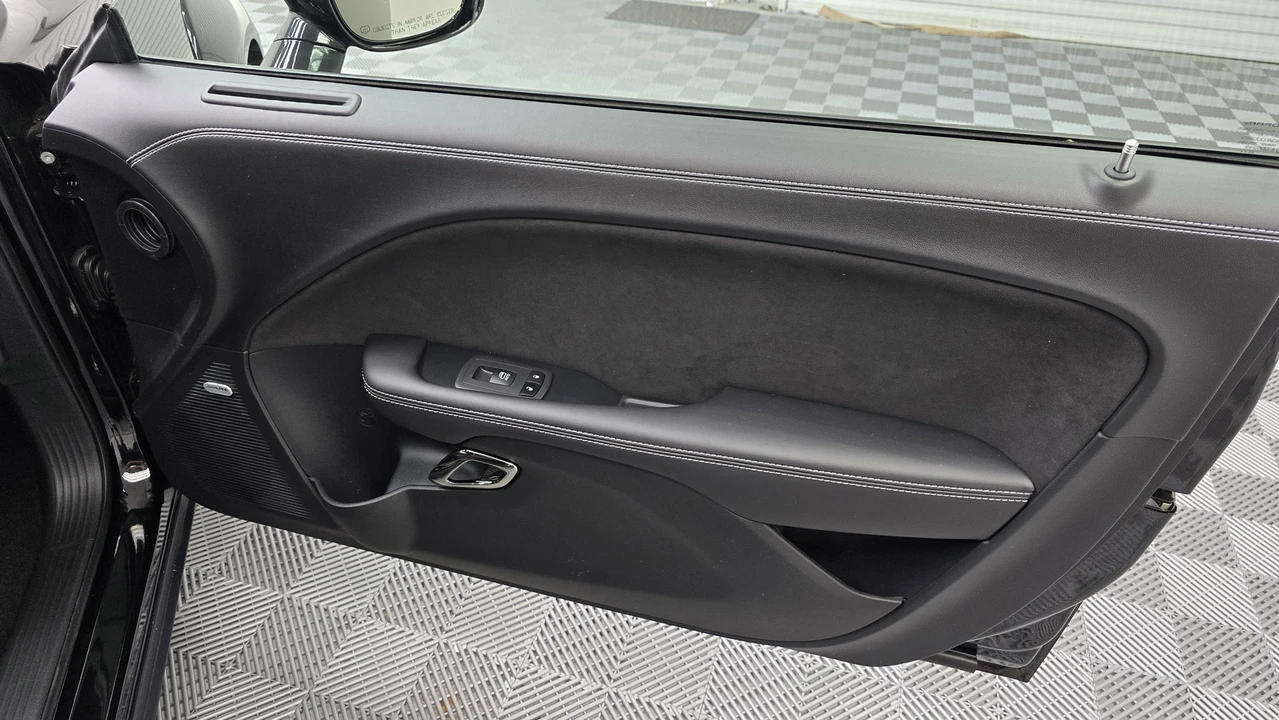2023 Dodge Challenger SRT Hellcat 3rd Gen - Image 27 of 31