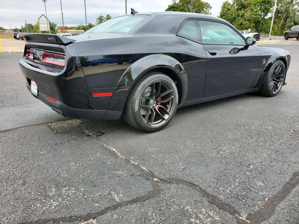 2023 Dodge Challenger SRT Hellcat 3rd Gen - Image 5 of 31
