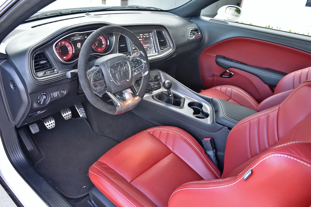 2023 Dodge Challenger SRT Hellcat 3rd Gen - Image 15 of 16
