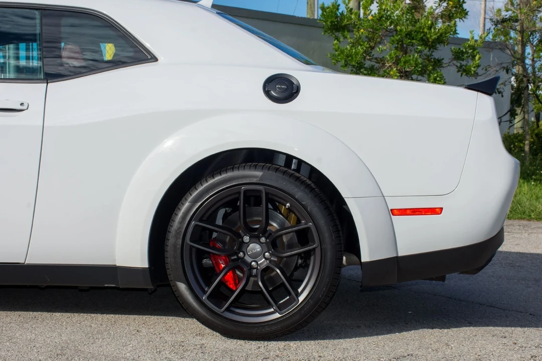 2023 Dodge Challenger SRT Hellcat 3rd Gen - Image 5 of 16
