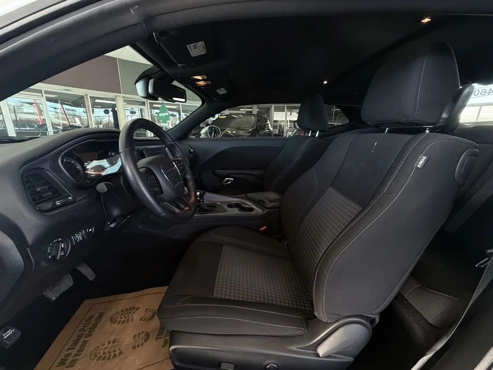2023 Dodge Challenger 3rd Gen - Image 26 of 31