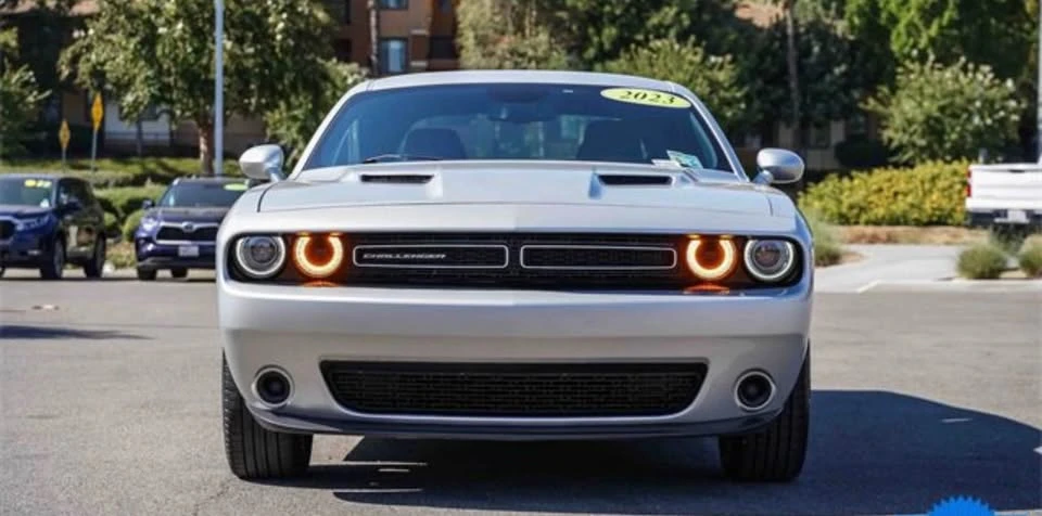 2023 Dodge Challenger 3rd Gen - Image 2 of 18