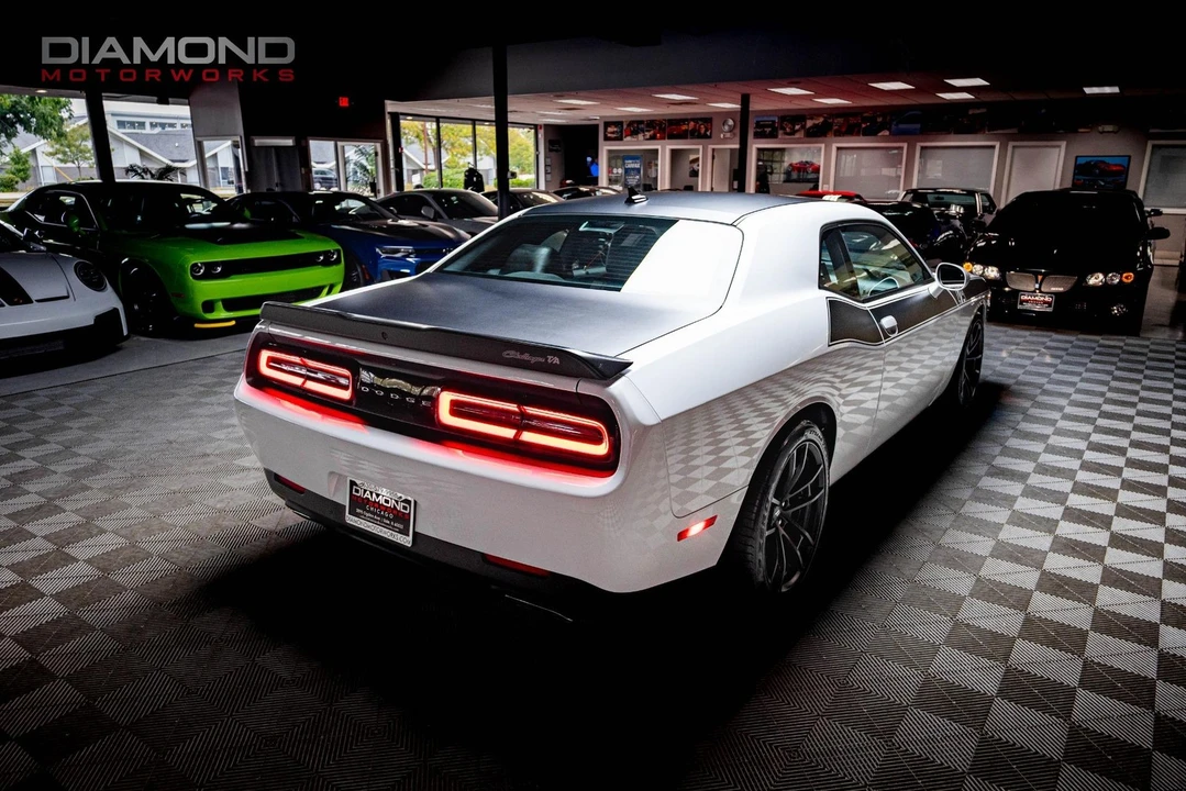 2023 Dodge Challenger 3rd Gen - Image 4 of 12