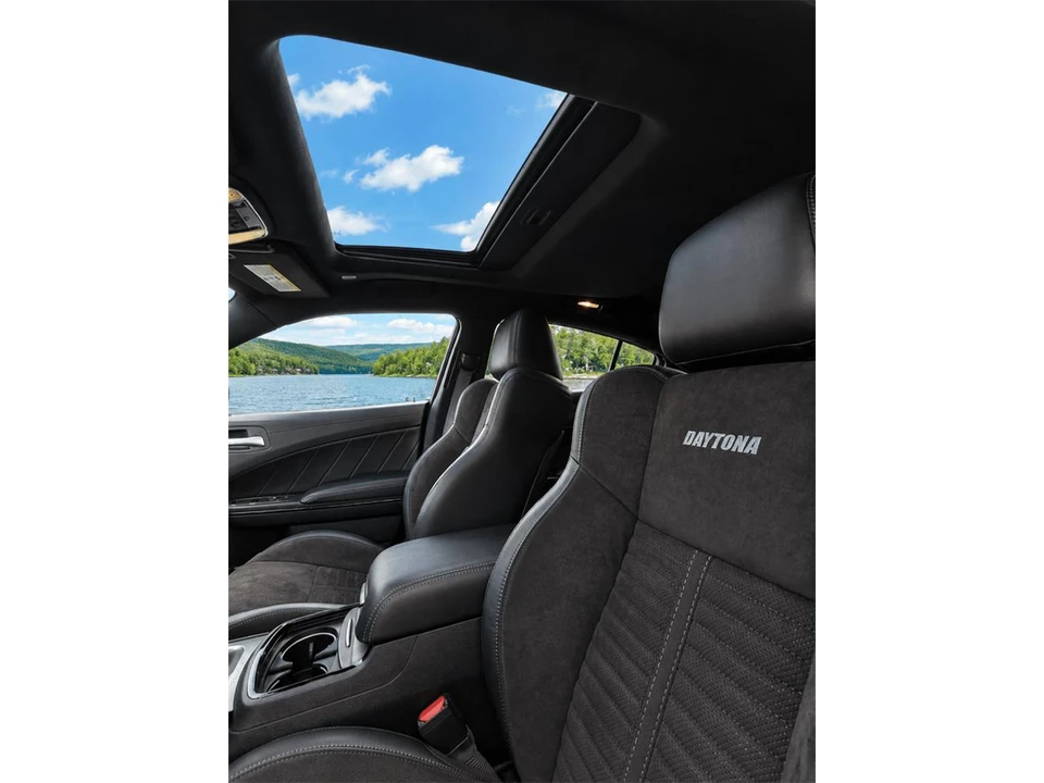 2023 Dodge Charger 7th Gen - Image 8 of 11