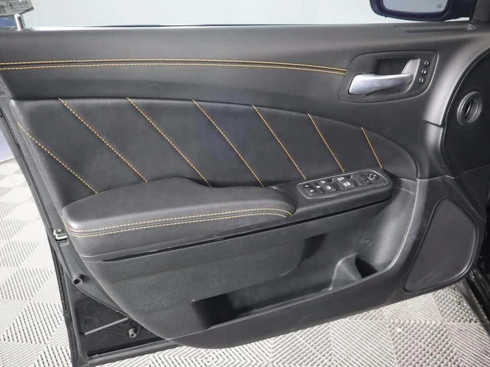 2023 Dodge Charger 7th Gen - Image 6 of 10