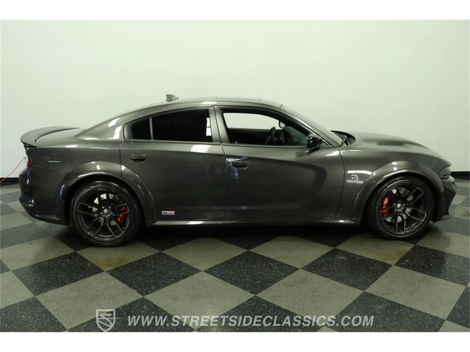 2023 Dodge Charger 7th Gen - Image 13 of 31