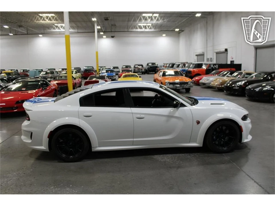 2023 Dodge Charger 7th Gen - Image 11 of 31