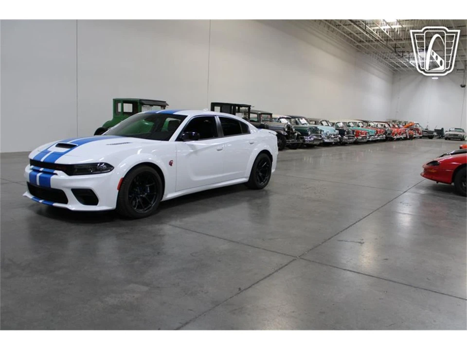 2023 Dodge Charger 7th Gen - Image 2 of 31