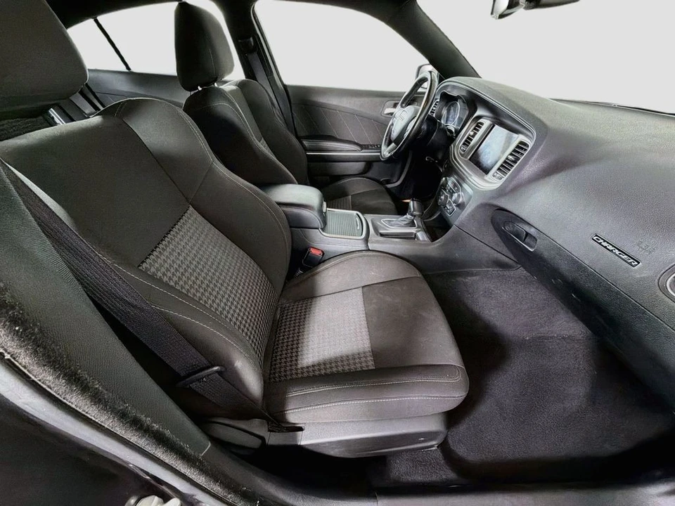 2023 Dodge Charger 7th Gen - Image 28 of 31