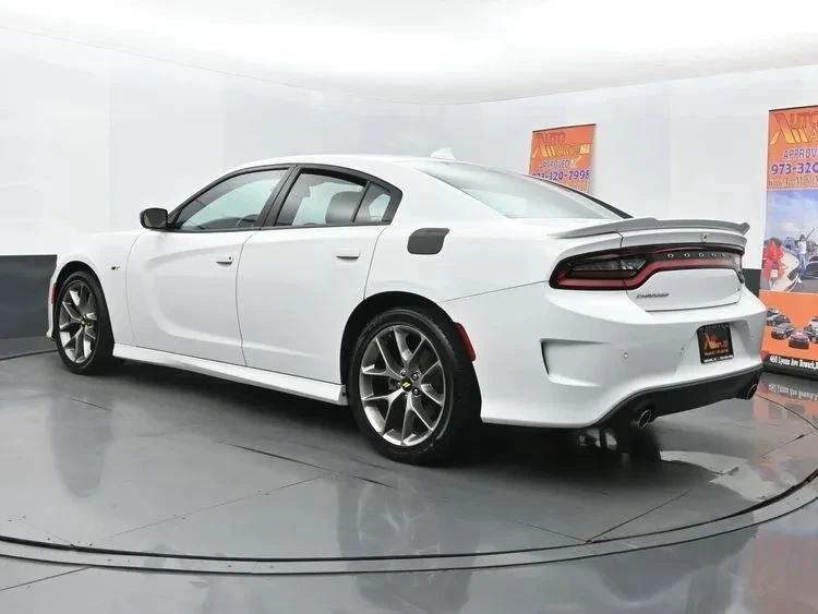 2023 Dodge Charger 7th Gen - Image 9 of 12