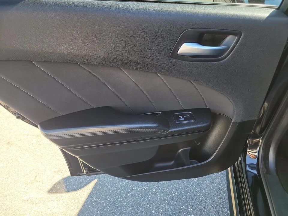 2023 Dodge Charger 7th Gen - Image 9 of 12