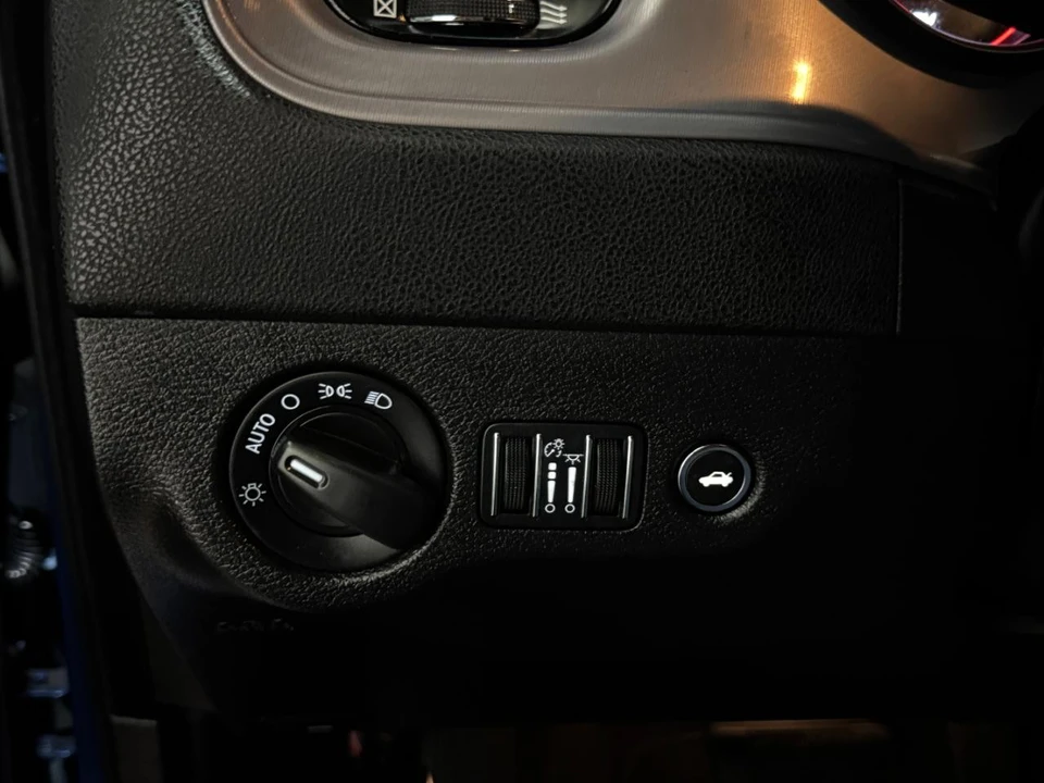 2023 Dodge Charger 7th Gen - Image 23 of 31