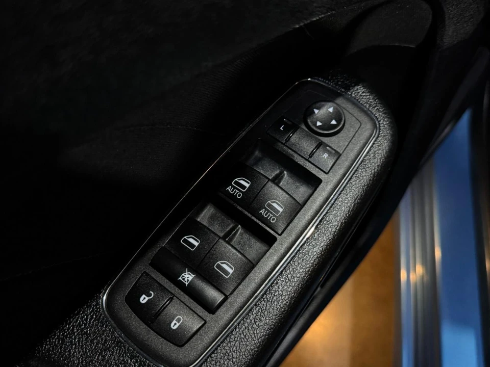 2023 Dodge Charger 7th Gen - Image 27 of 31