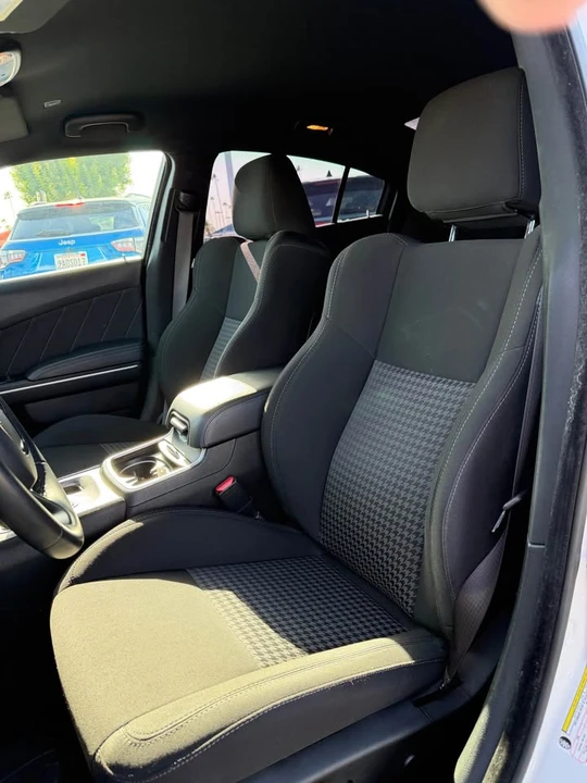 2023 Dodge Charger 7th Gen - Image 9 of 11