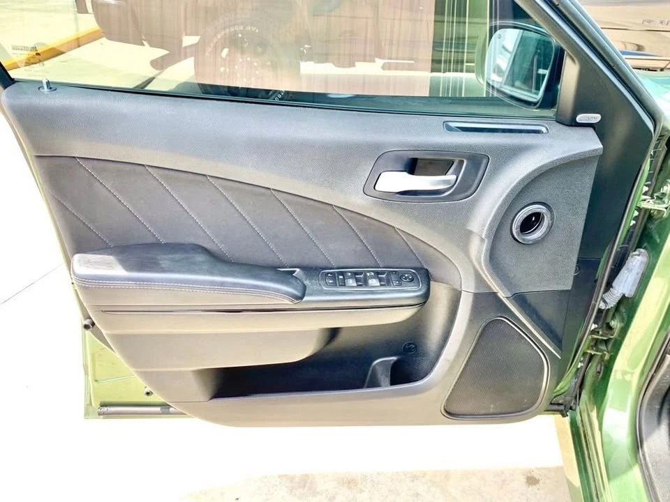 2023 Dodge Charger 7th Gen - Image 10 of 19