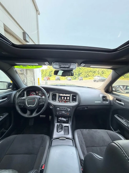 2023 Dodge Charger 7th Gen - Image 10 of 17