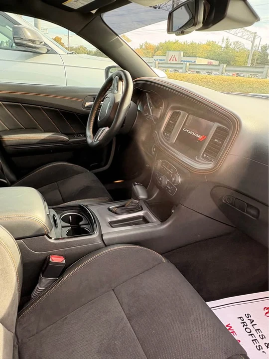 2023 Dodge Charger 7th Gen - Image 5 of 8