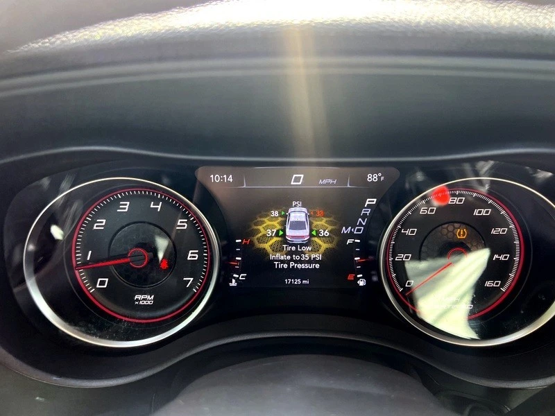 2023 Dodge Charger 7th Gen - Image 15 of 20