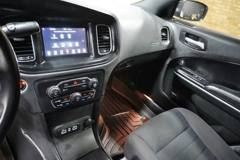 2023 Dodge Charger 7th Gen - Image 28 of 31