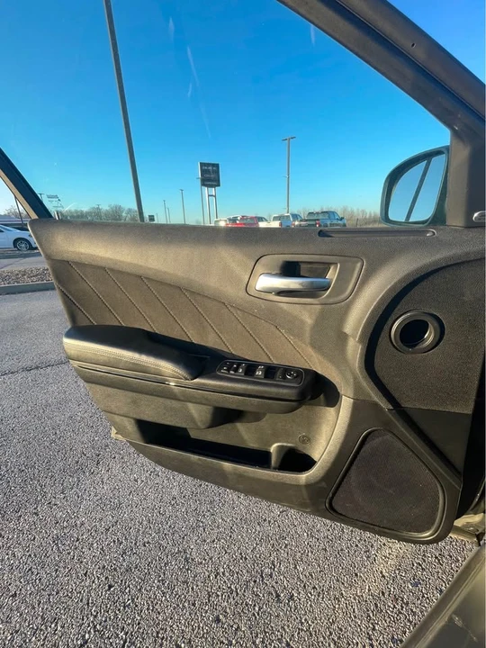 2023 Dodge Charger 7th Gen - Image 7 of 9