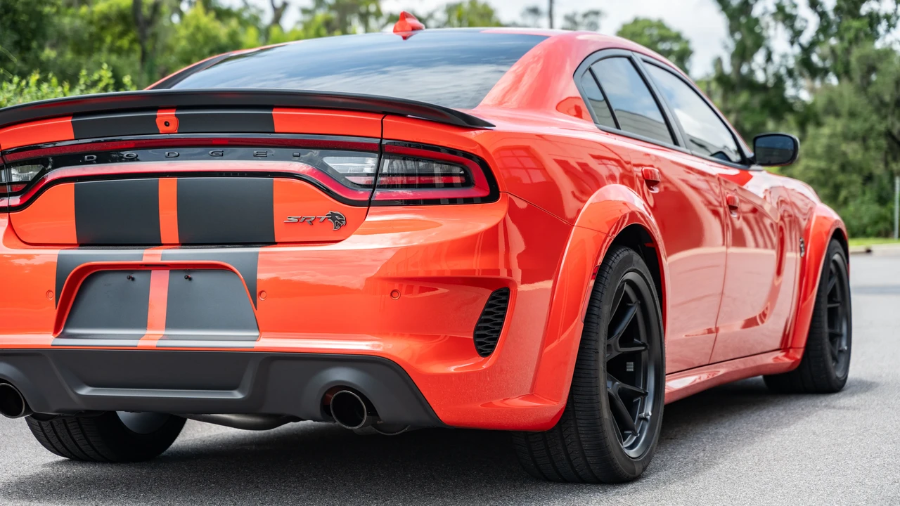 2023 Dodge Charger SRT Hellcat 7th Gen - Image 17 of 31