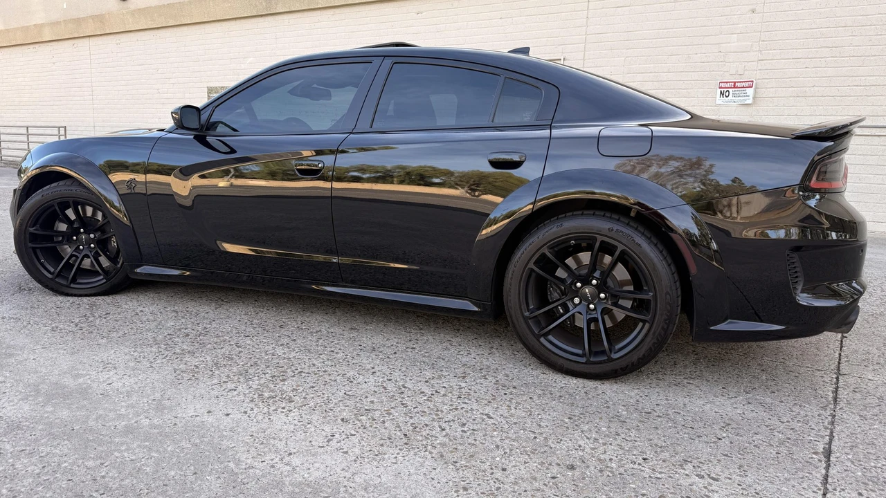 2023 Dodge Charger SRT Hellcat 7th Gen - Image 17 of 31