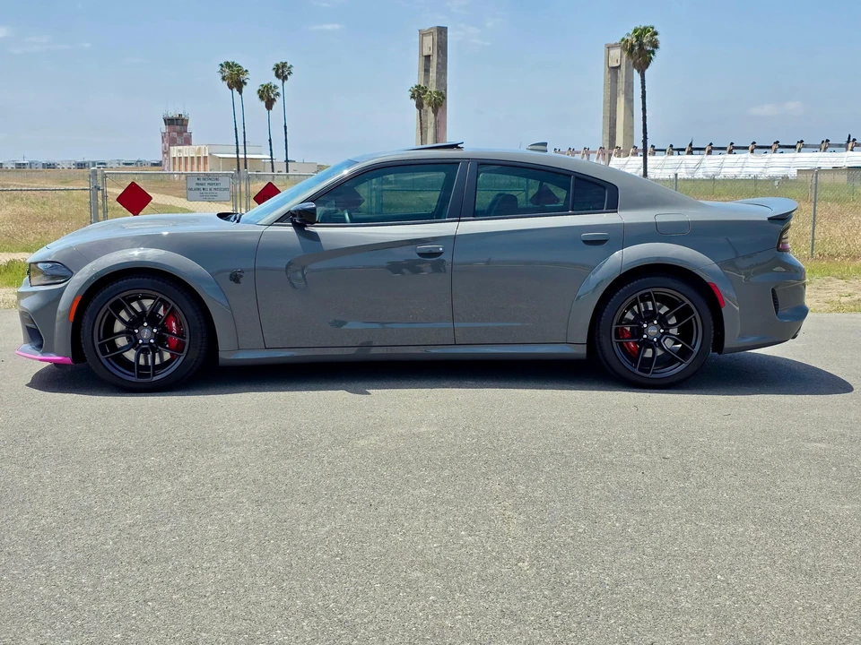 2023 Dodge Charger SRT Hellcat 7th Gen - Image 9 of 31