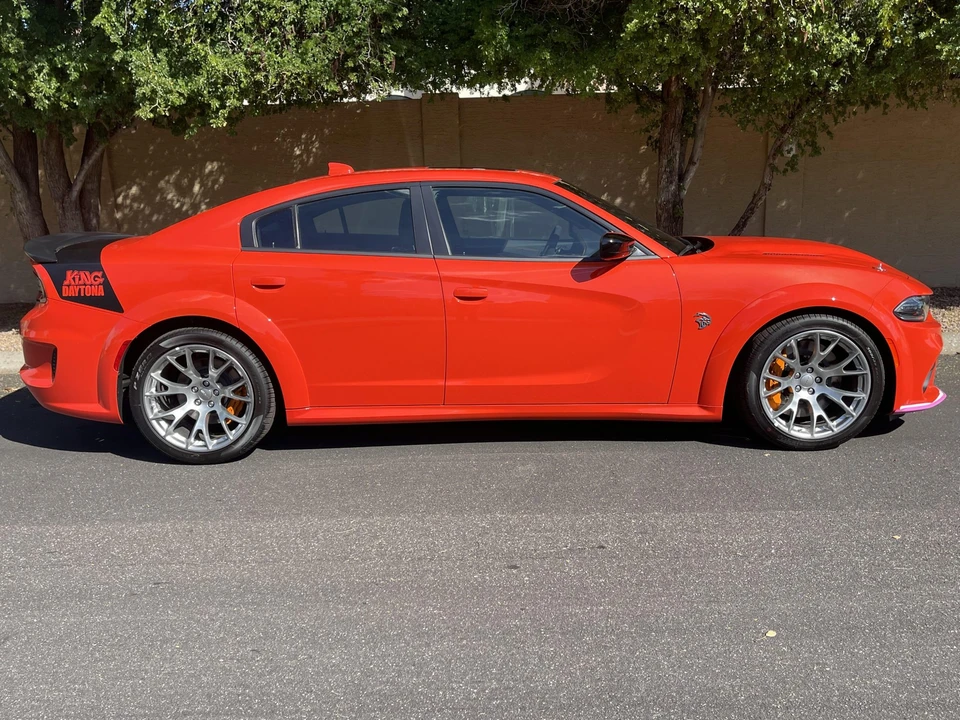 2023 Dodge Charger SRT Hellcat 7th Gen - Image 9 of 31
